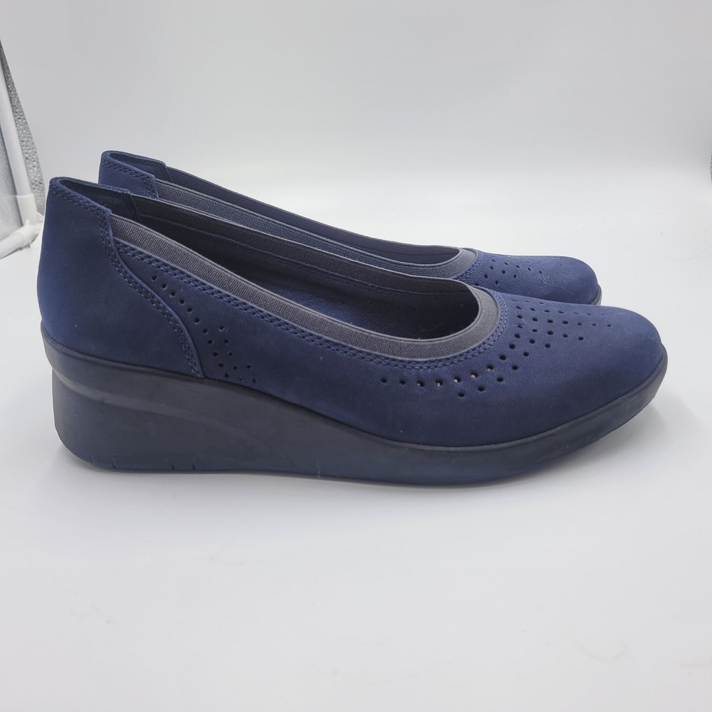 Clarks Collection Navy Blue Nubuck Perforated Wedge Pumps 9 M Comfort Career